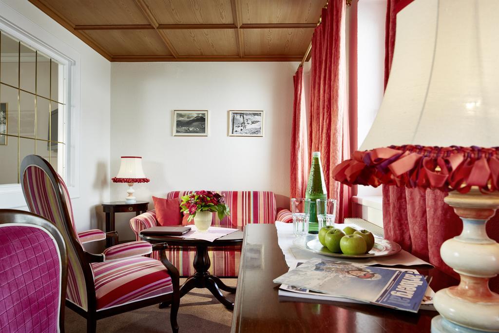Hotel Hirlanda Zürs エクステリア 写真