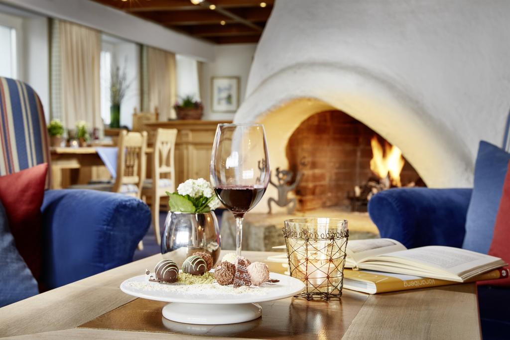 Hotel Hirlanda Zürs エクステリア 写真