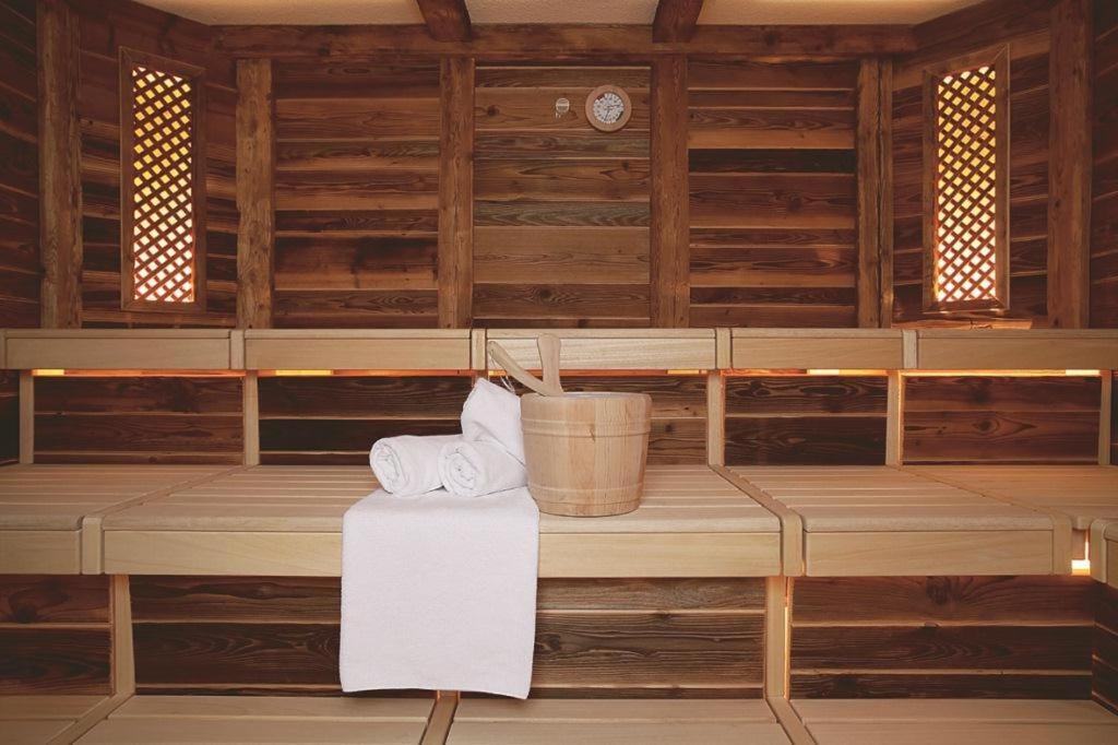 Hotel Hirlanda Zürs エクステリア 写真